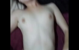 Novinha Magrinha Insaciável Gemidos Altos no Duplo Arrombamento