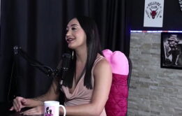 EDNA SAMARA FALANDO DE SWING E DESEJO DE GANG BANG