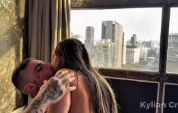 FODENDO A RABUDA NO FINAL DE TARDE E EXIBINDO TUDO PARA OS VIZINHOS